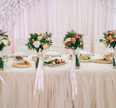 Vaisselle compostable utilisée dans le mariage